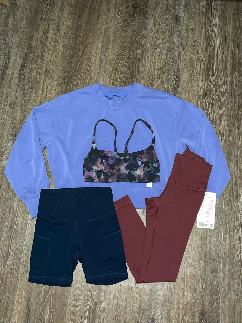 NWT/NWOT/Like New Lululemon Matching Bundle. Size Tops 2,4 / Bootoms 2